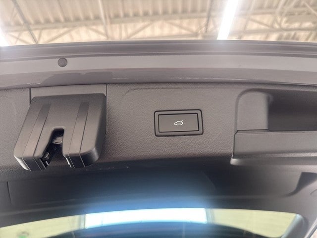 2026 Volkswagen Atlas 2.0T SE w/ Technology