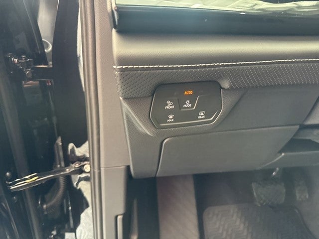 2026 Volkswagen Atlas 2.0T SE w/ Technology