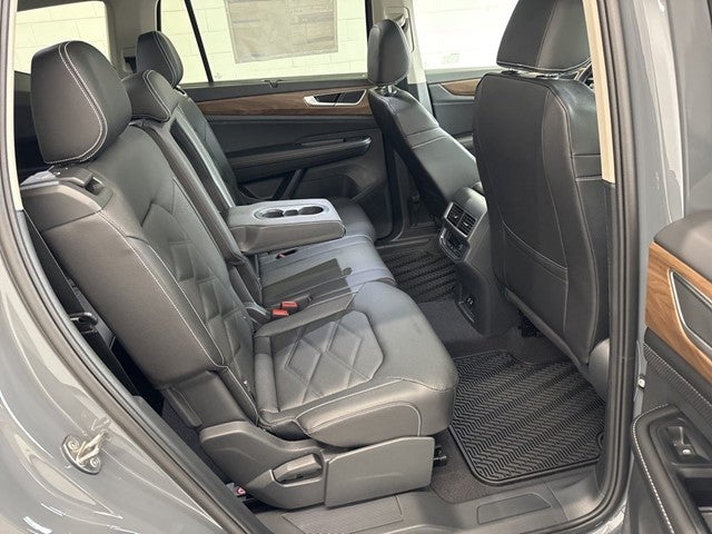 2026 Volkswagen Atlas 2.0T SE w/ Technology