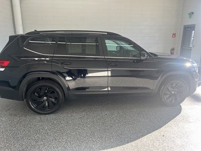 2025 Volkswagen Atlas 2.0T SE