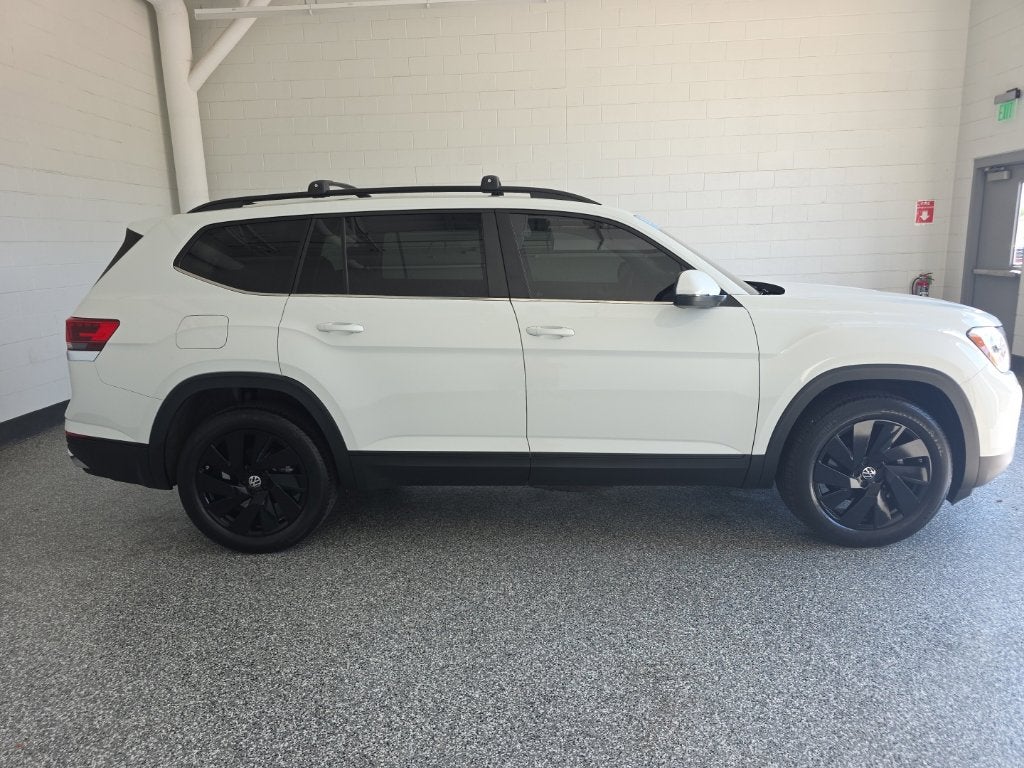 2025 Volkswagen Atlas 2.0T SE w/Technology