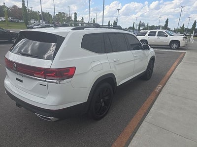 2025 Volkswagen Atlas 2.0T SE w/Technology
