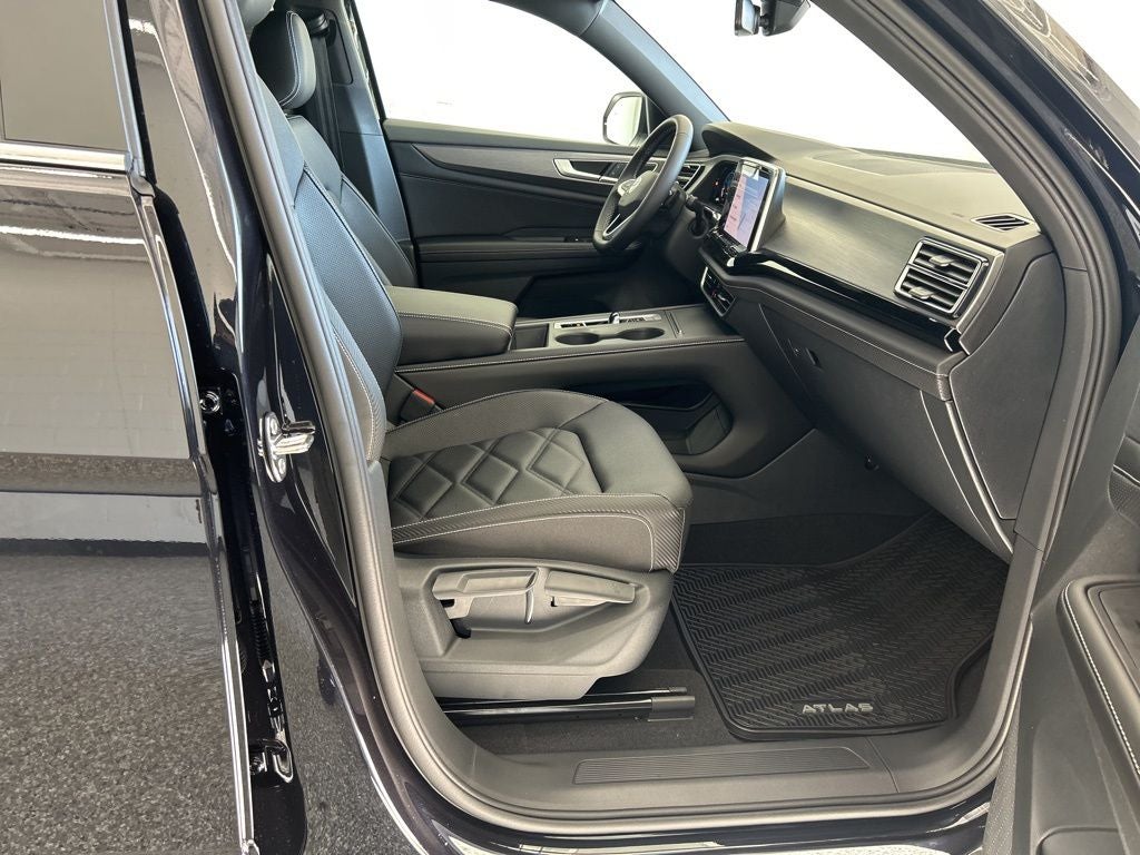 2026 Volkswagen Atlas Cross Sport 2.0T SE