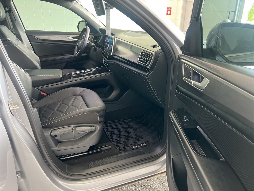 2024 Volkswagen Atlas Cross Sport 2.0T SE