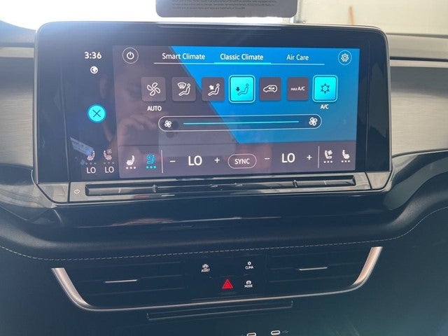 2024 Volkswagen Atlas Cross Sport 2.0T SE