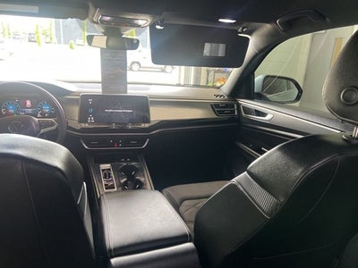 2024 Volkswagen Atlas Cross Sport 2.0T SE