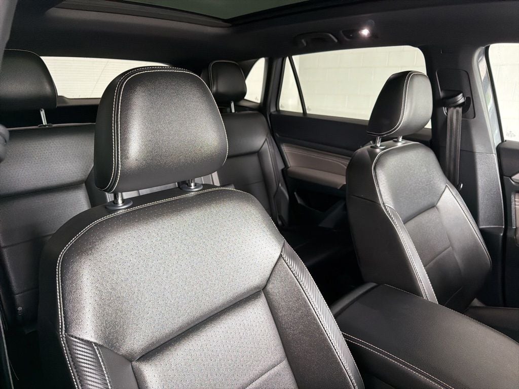 2023 Volkswagen Atlas Cross Sport 3.6L V6 SEL R-Line