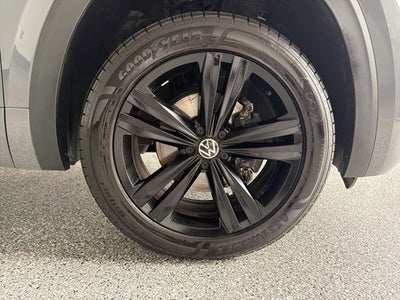 2023 Volkswagen Atlas Cross Sport 3.6L V6 SEL R-Line