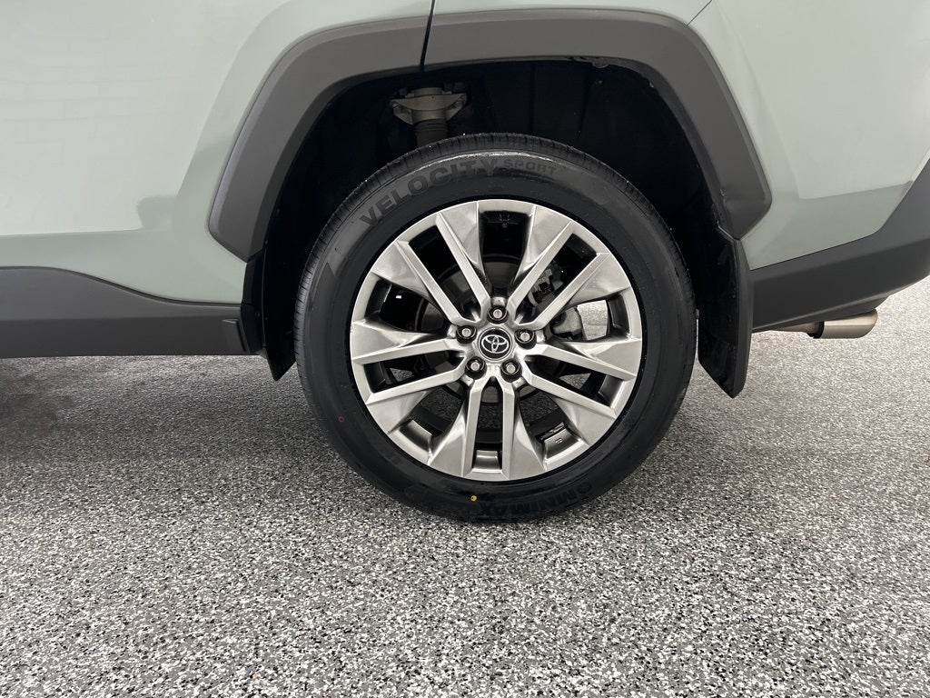 2020 Toyota RAV4 XLE Premium