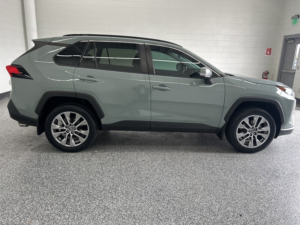 2020 Toyota RAV4 XLE Premium