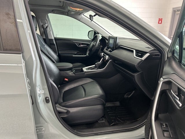 2020 Toyota RAV4 XLE Premium