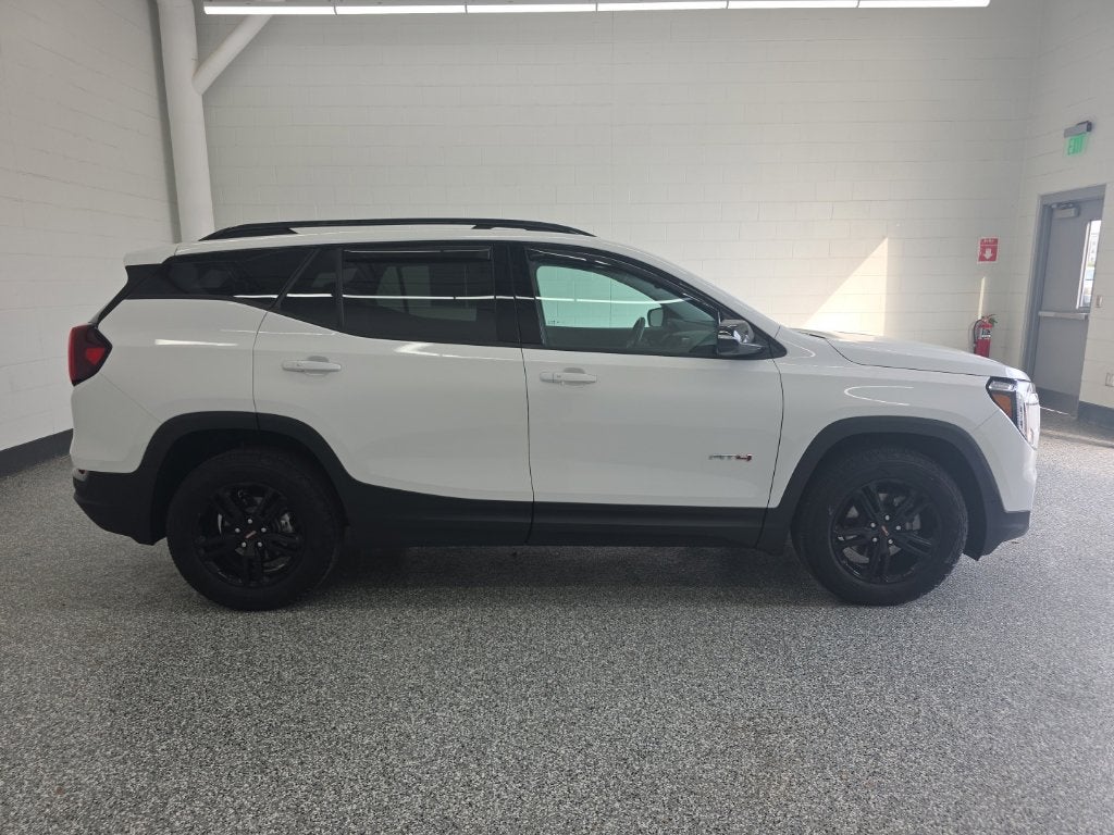 2024 GMC Terrain AT4