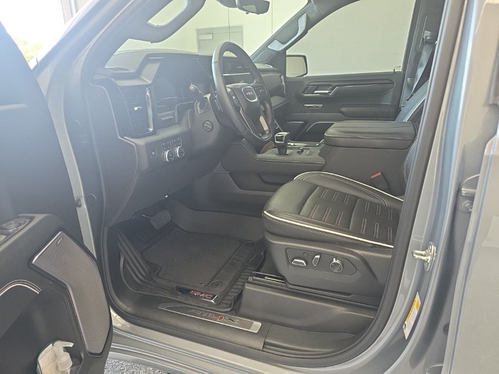 2025 GMC Sierra 1500 AT4X