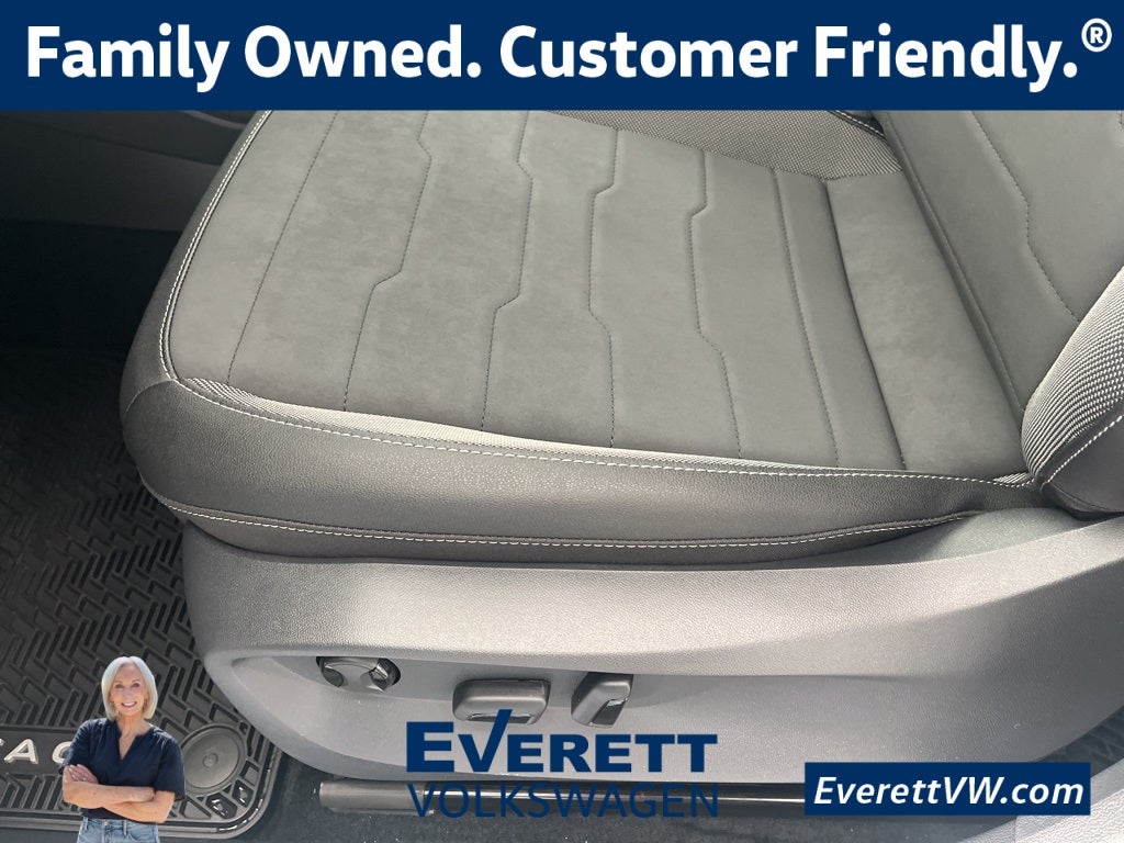 2026 Volkswagen Taos 1.5T SE Black