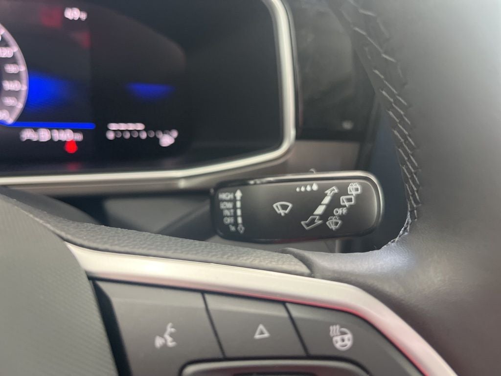 2026 Volkswagen Taos 1.5T SE Black