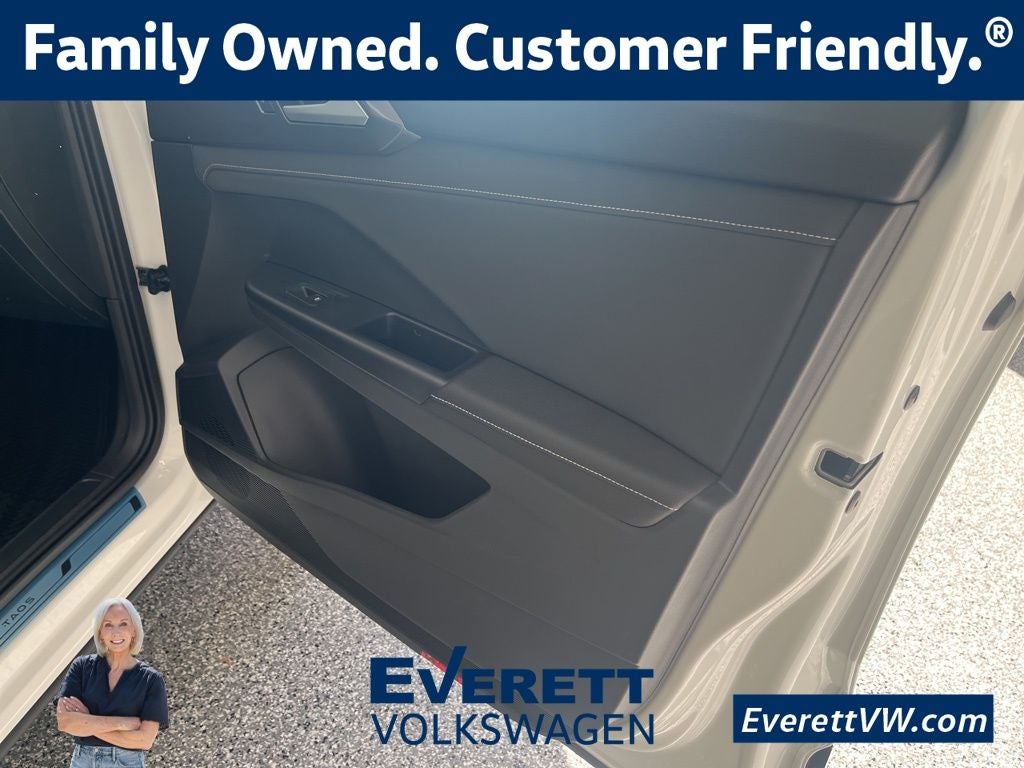 2026 Volkswagen Taos 1.5T SE Black