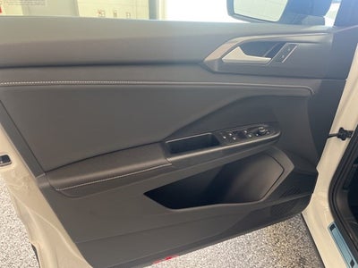 2026 Volkswagen Taos 1.5T SE Black