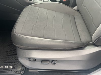 2026 Volkswagen Taos 1.5T SE Black