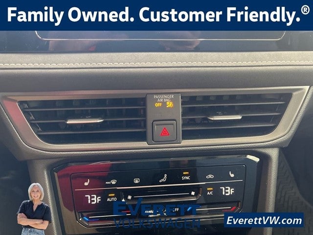 2026 Volkswagen Taos 1.5T SE Black