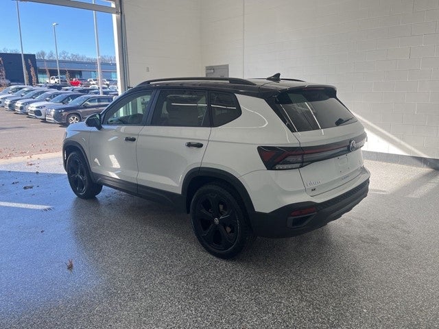 2026 Volkswagen Taos 1.5T SE Black