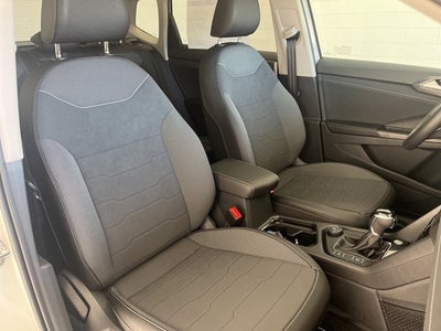 2026 Volkswagen Taos 1.5T SE Black