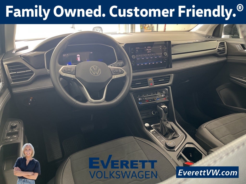 2026 Volkswagen Taos 1.5T SE Black