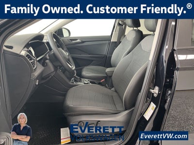 2026 Volkswagen Taos 1.5T SE Black