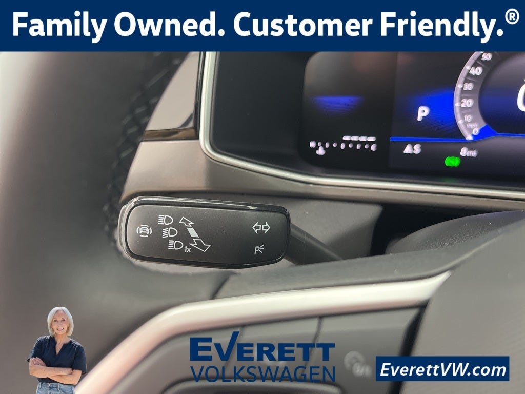 2026 Volkswagen Taos 1.5T SE Black