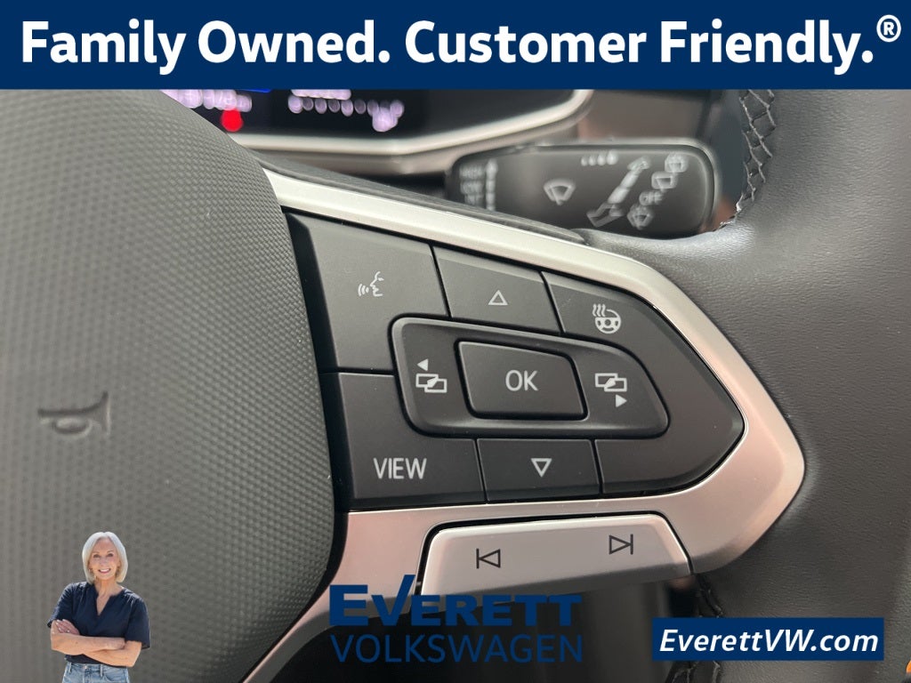 2026 Volkswagen Taos 1.5T SE Black