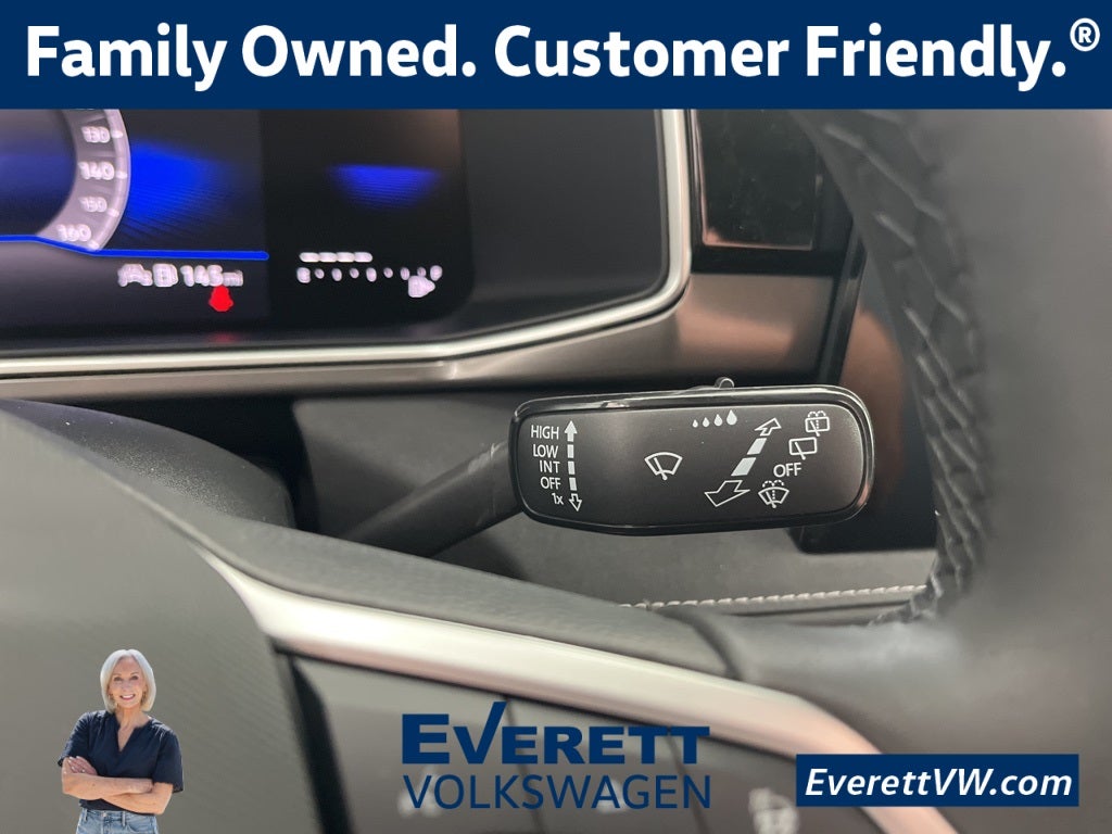 2026 Volkswagen Taos 1.5T SE Black