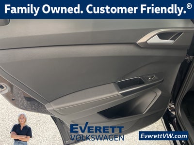 2026 Volkswagen Taos 1.5T SE Black