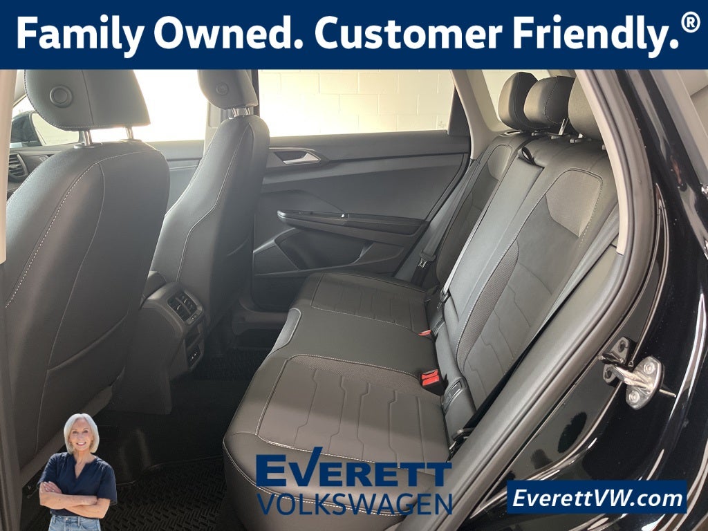 2026 Volkswagen Taos 1.5T SE Black