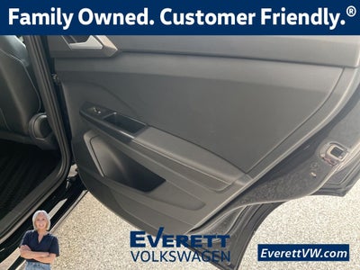 2026 Volkswagen Taos 1.5T SE Black