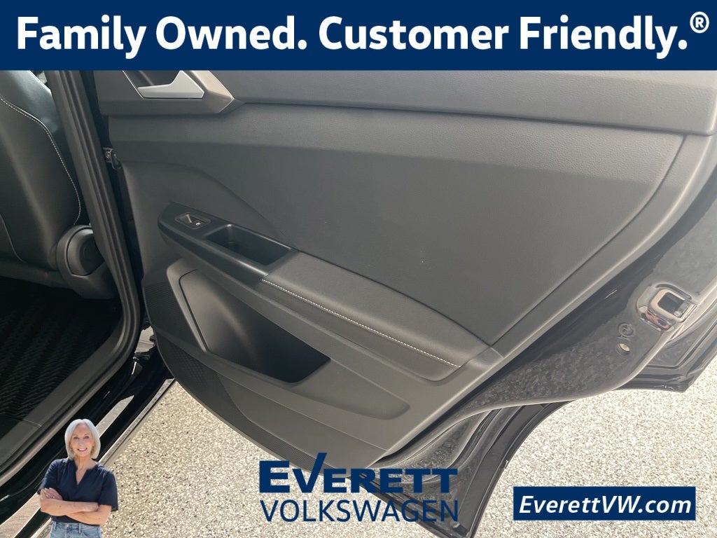 2026 Volkswagen Taos 1.5T SE Black