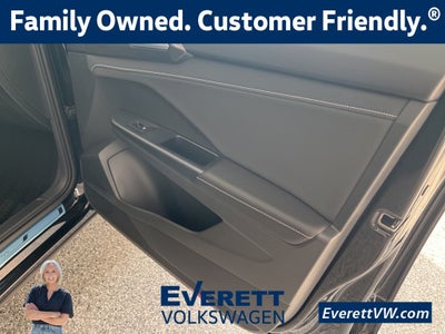 2026 Volkswagen Taos 1.5T SE Black