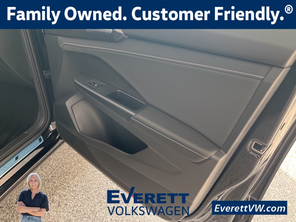 2026 Volkswagen Taos 1.5T SE Black