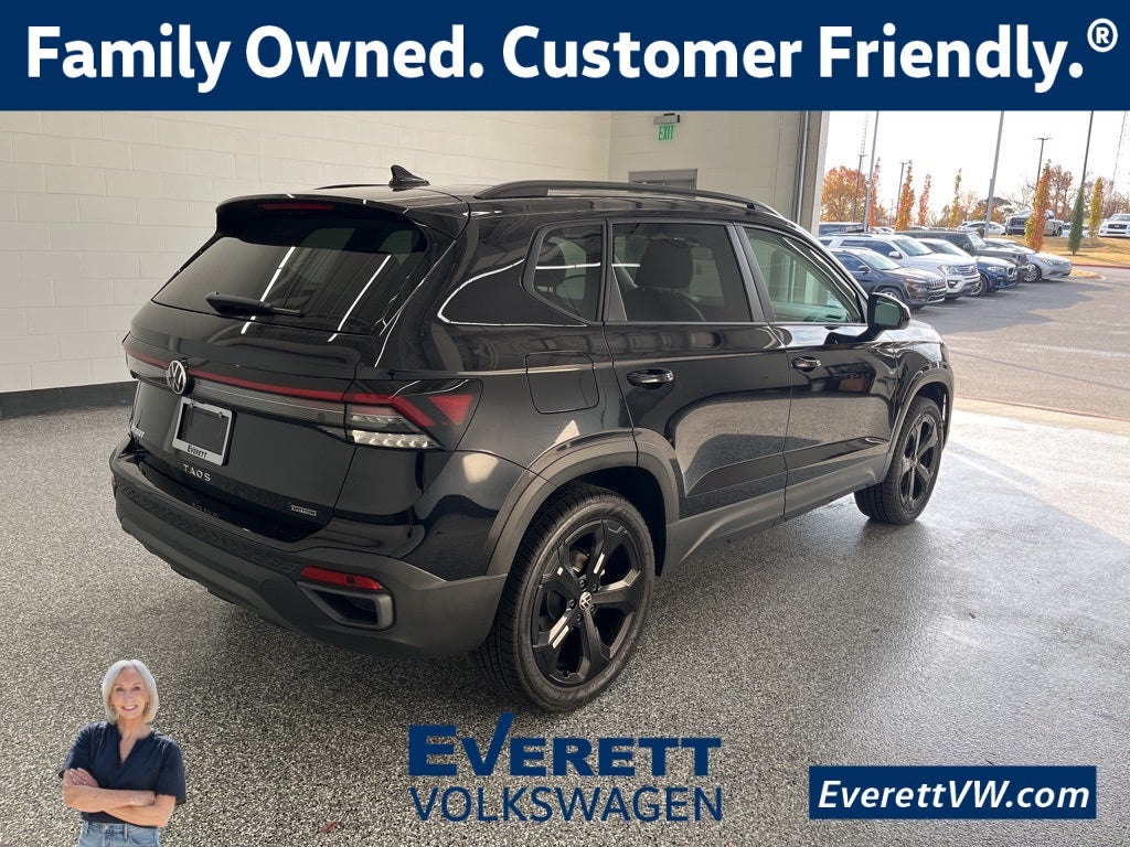 2026 Volkswagen Taos 1.5T SE Black