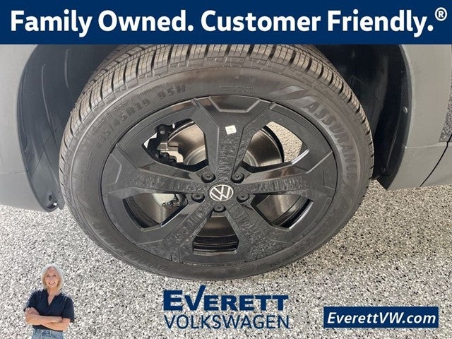 2026 Volkswagen Taos 1.5T SE Black