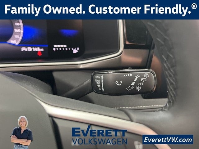 2026 Volkswagen Taos 1.5T SE Black