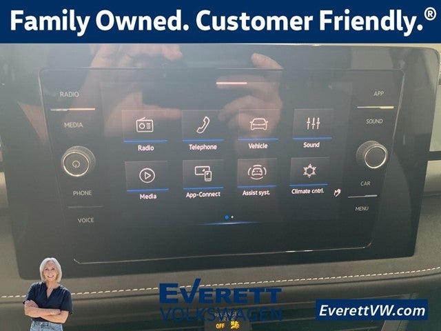 2026 Volkswagen Taos 1.5T SE Black