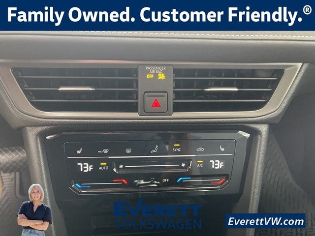 2026 Volkswagen Taos 1.5T SE Black