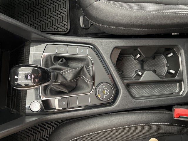 2026 Volkswagen Taos 1.5T SE Black