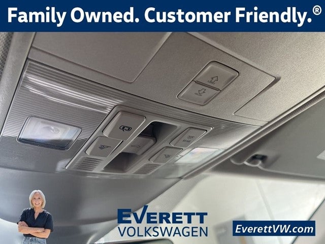 2026 Volkswagen Taos 1.5T SE Black