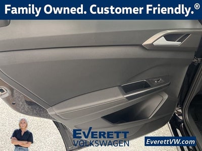 2026 Volkswagen Taos 1.5T SE Black