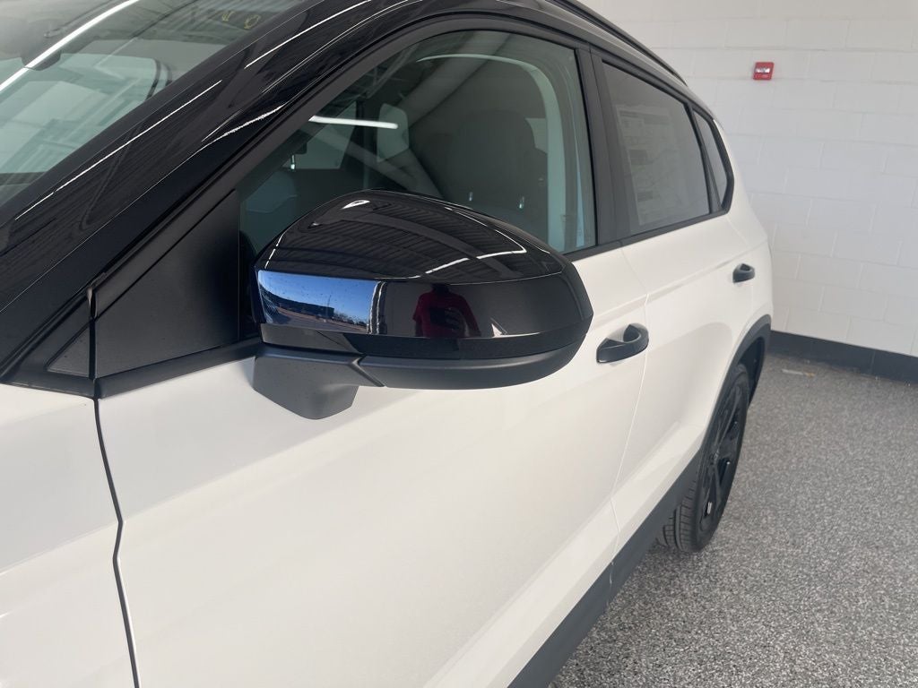 2026 Volkswagen Taos 1.5T SE Black