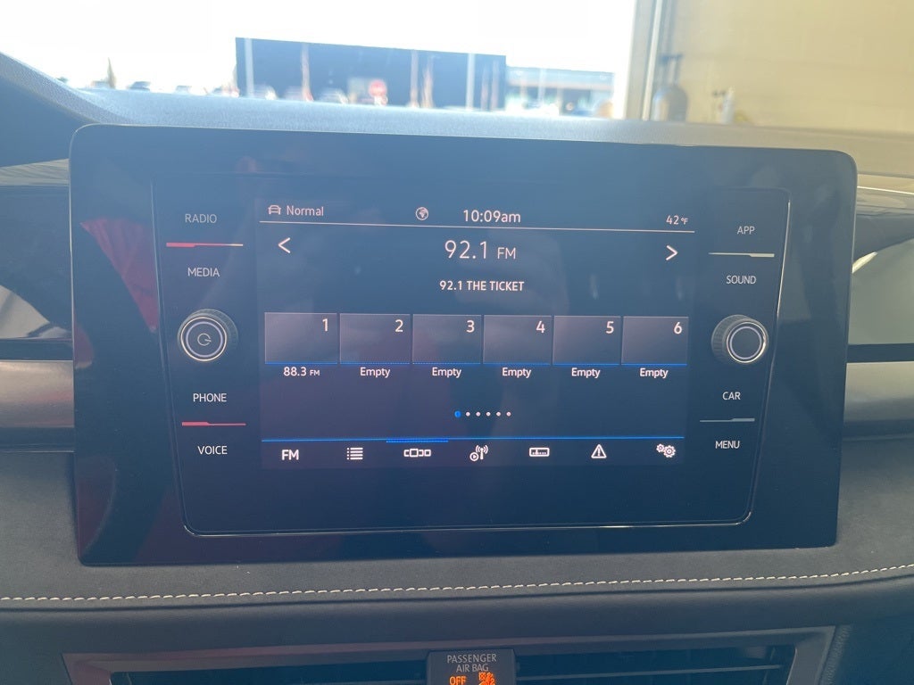 2026 Volkswagen Taos 1.5T SE Black