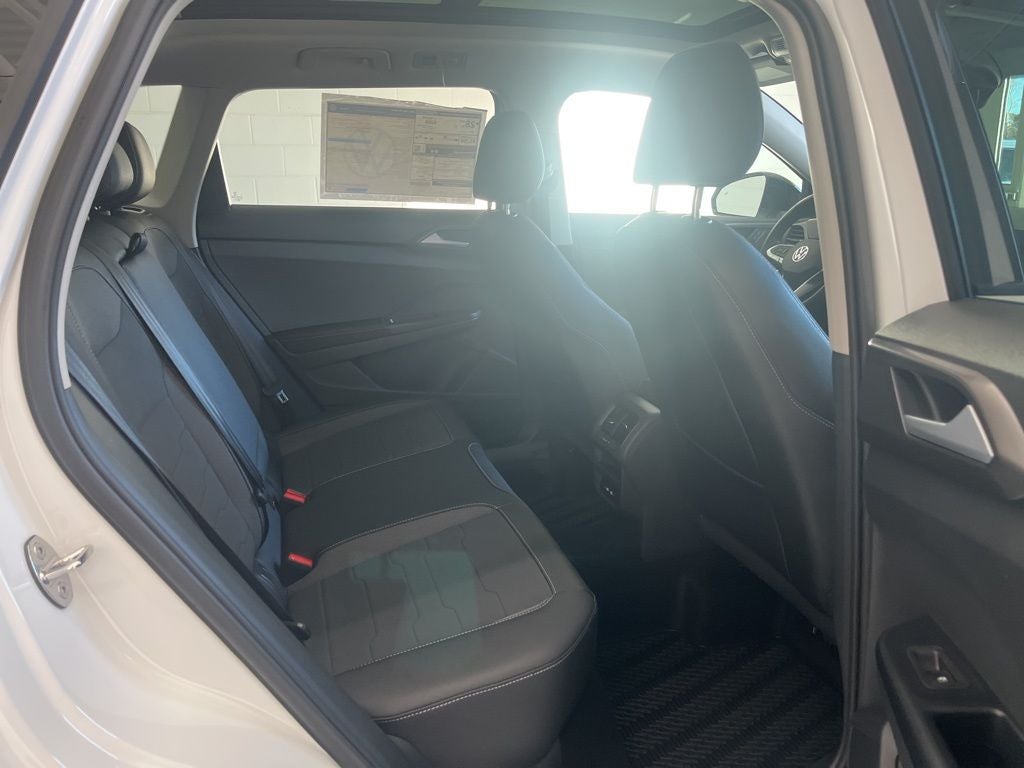 2026 Volkswagen Taos 1.5T SE Black