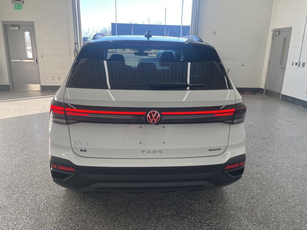 2026 Volkswagen Taos 1.5T SE Black