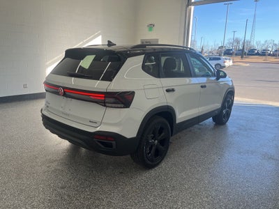 2026 Volkswagen Taos 1.5T SE Black