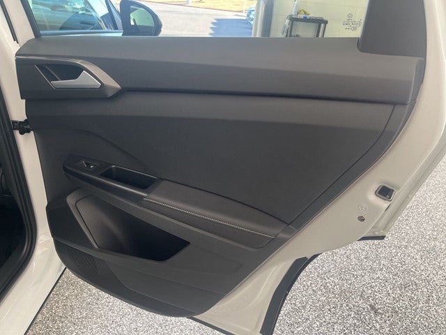 2026 Volkswagen Taos 1.5T SE Black